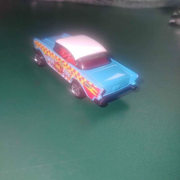Matchbox 1997 Burger Zone 1957 Chevy Bel Air - Picture 3 of 10
